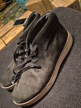 Dansko Men's Black Suede Chukka Boots